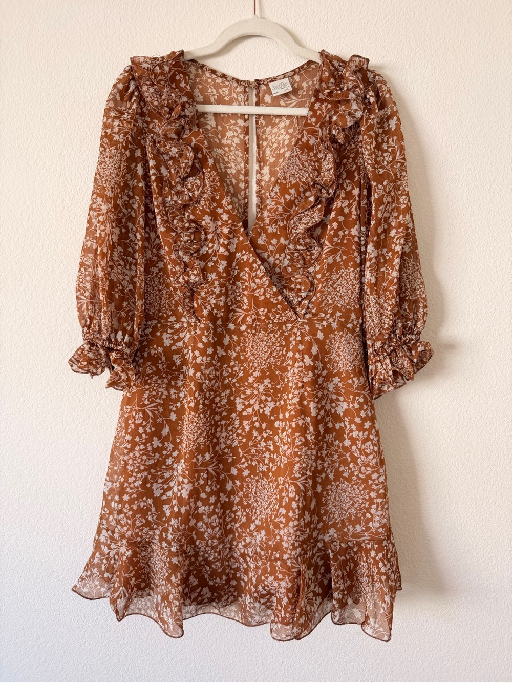 Selfie Leslie Rust Floral Ruffle Mini Dress ✨🧡